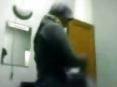 Ινδονησιακά-χιτζάμπ κορίτσι γκρίνια